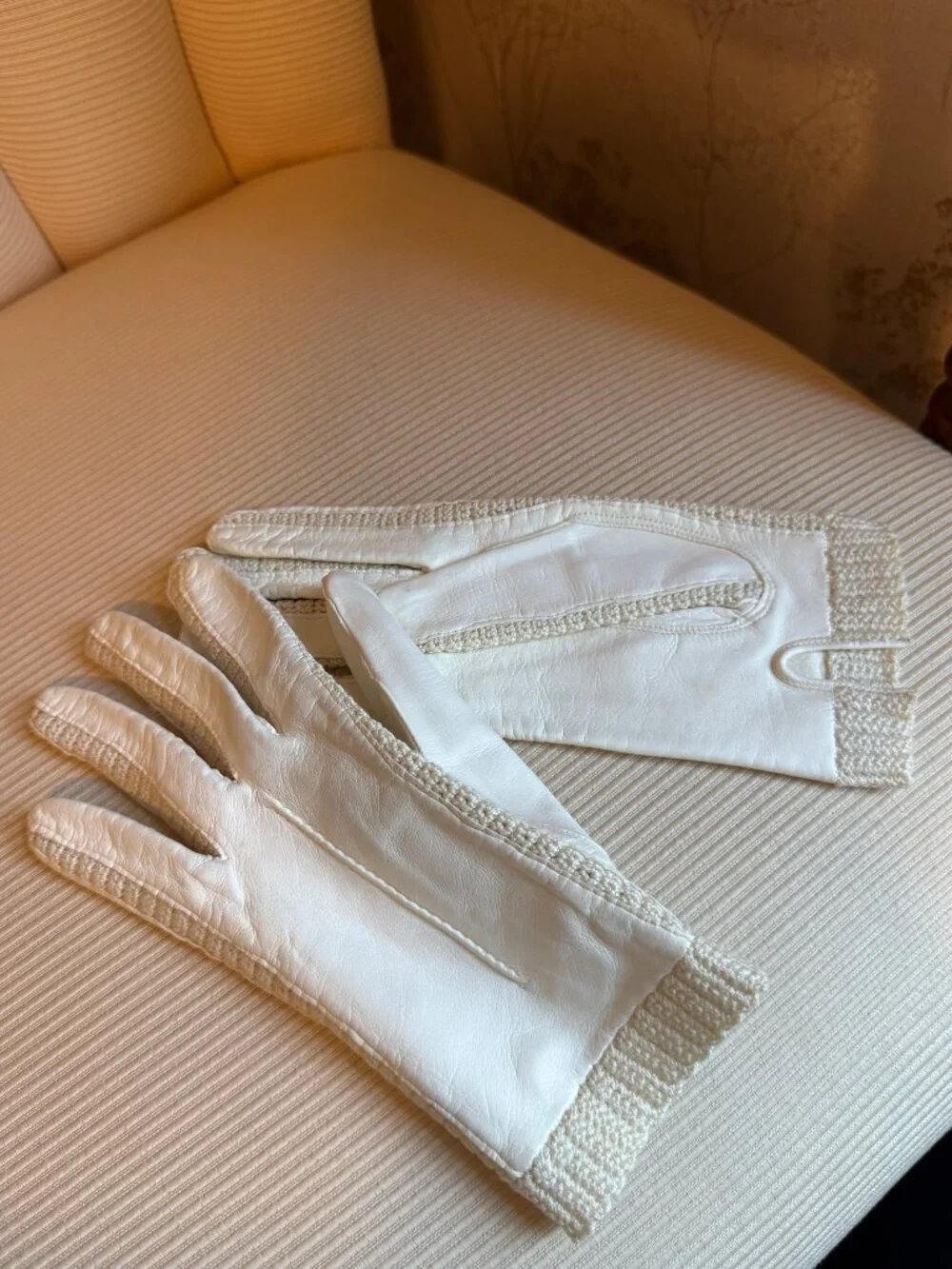 Made in Italy White Leather & Crochet Driving Gloves - Size 7